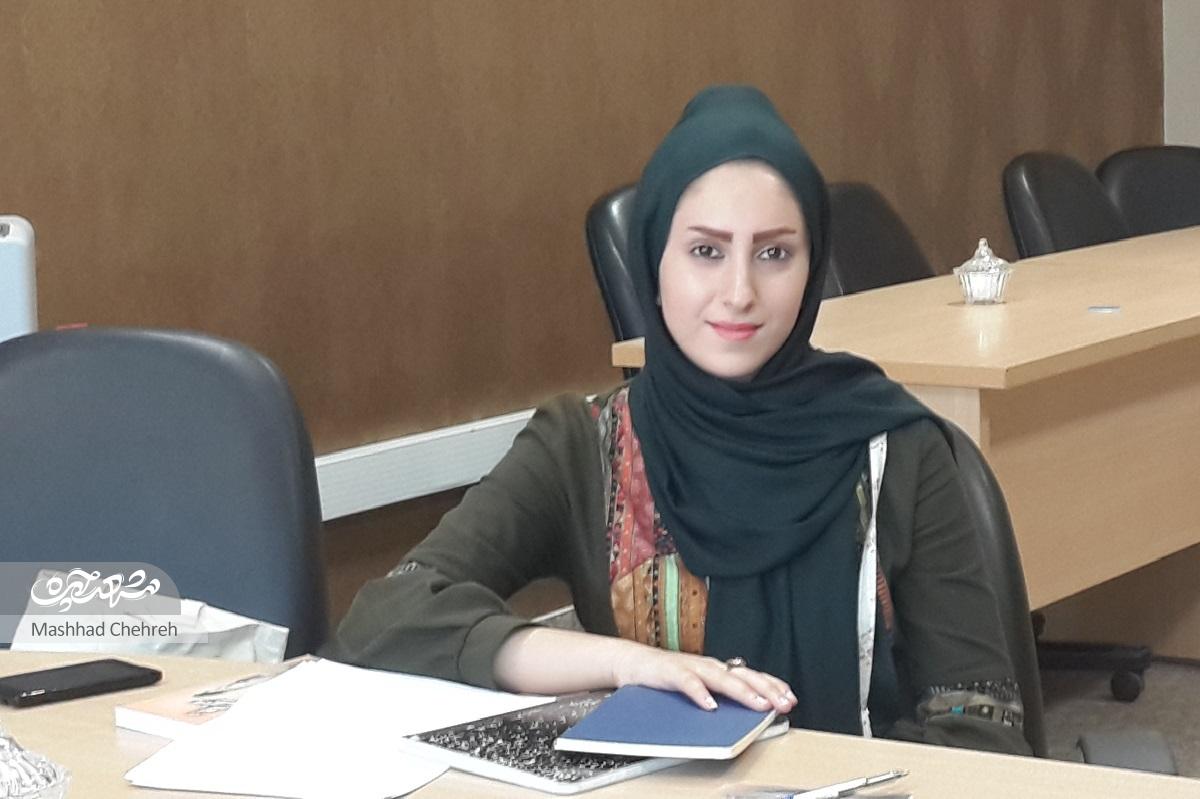 افسانه نویسندگی بانوی جوان محله امام خمینی(ره) افسانه نویسندگی بانوی جوان محله امام خمینی(ره)