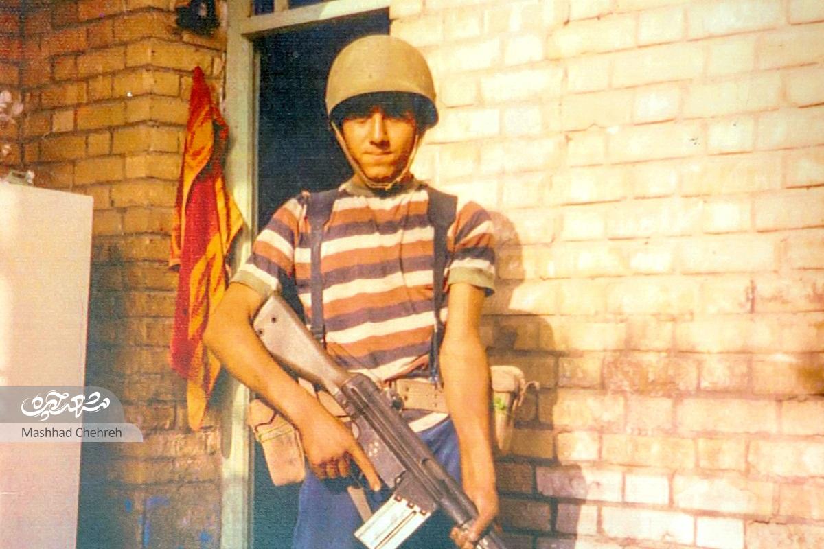 روایت «علینجات عباسی»؛ آدمی که در پانزدهسالگی چهره و چشم و دستش را فدا کرده، اما هنوز قصه آن ۸ سال مهمترین قصه زندگیاش است روایت «علینجات عباسی»؛ آدمی که در پانزدهسالگی چهره و چشم و دستش را فدا کرده، اما هنوز قصه آن ۸ سال مهمترین قصه زندگیاش است