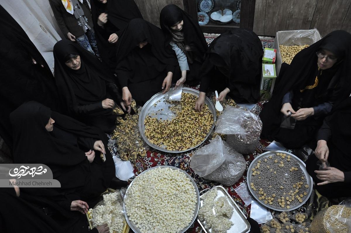ساکنان محله پروین اعتصامی، خانههایشان را منزلگاهی برای زائران امامرضا(ع) در دهه آخر صفر میدانند ساکنان محله پروین اعتصامی، خانههایشان را منزلگاهی برای زائران امامرضا(ع) در دهه آخر صفر میدانند