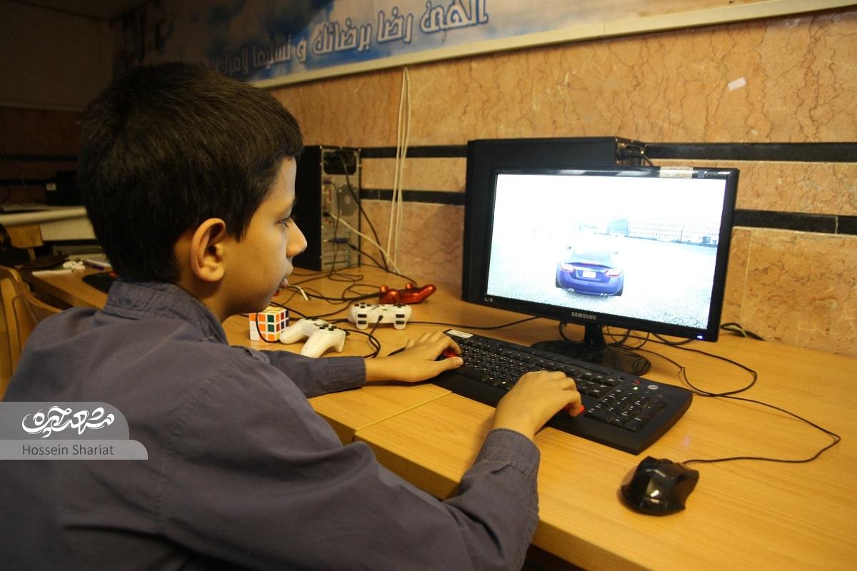 مسجد پنج‌تن محله بهشتی؛ پایگاه سه نسل است