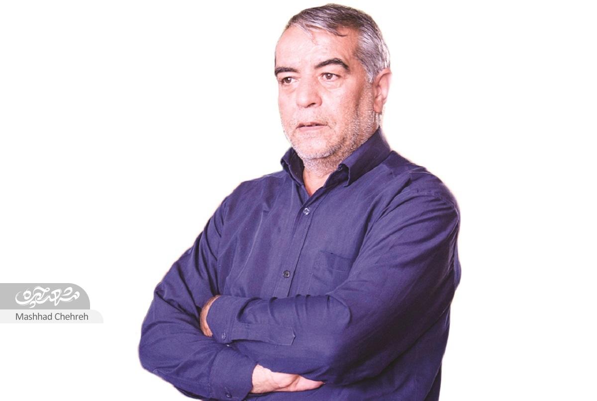 عباس عرب‌زاده بچه‌محل شهیداسفندیانی و بچه‌های تیم فوتبال امید آبکوه