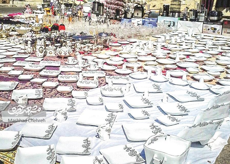 رسم عجیب چیدن جهیزیه در خیابان! رسم عجیب چیدن جهیزیه در خیابان!
