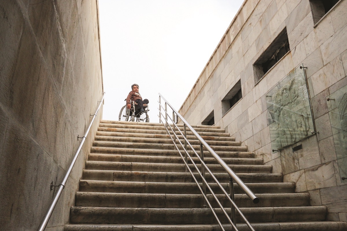 فراهم نبودن امکاناتگردشگری در مشهد برای معلولان فراهم نبودن امکاناتگردشگری در مشهد برای معلولان