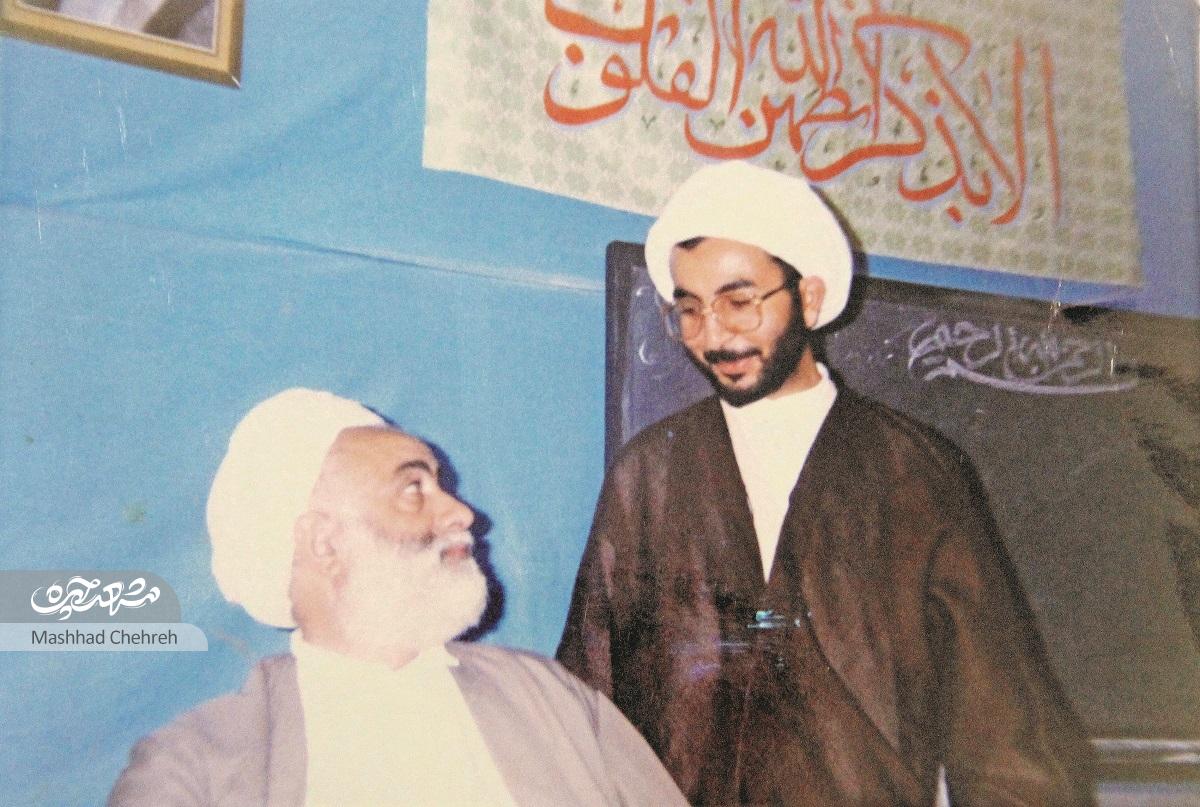 چون حجتالاسلاموالمسلمین حسین زاهدی را «شاعر انقلاب» نامش دادهاند چون حجتالاسلاموالمسلمین حسین زاهدی را «شاعر انقلاب» نامش دادهاند