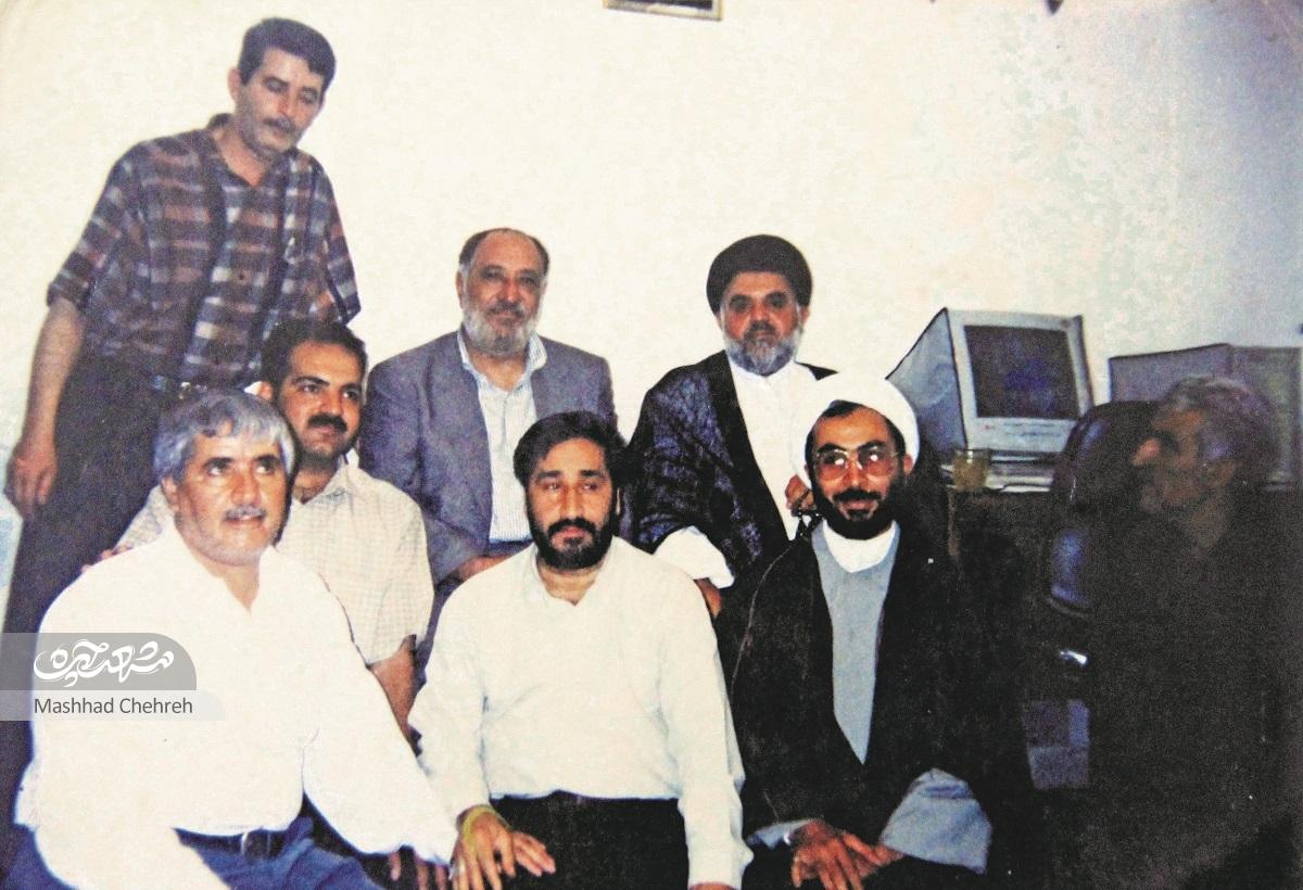 چون حجتالاسلاموالمسلمین حسین زاهدی را «شاعر انقلاب» نامش دادهاند چون حجتالاسلاموالمسلمین حسین زاهدی را «شاعر انقلاب» نامش دادهاند