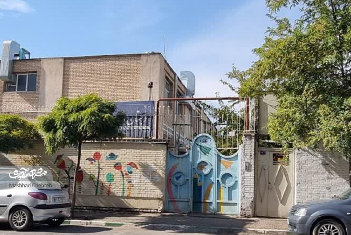 گشتی در قدیمیترین معبر محله دانشجو، همگام با محمدجلیل عرفانیان گشتی در قدیمیترین معبر محله دانشجو، همگام با محمدجلیل عرفانیان