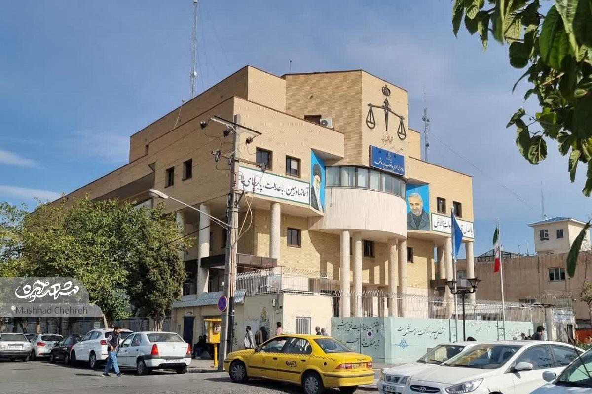 گشتی در قدیمیترین معبر محله دانشجو، همگام با محمدجلیل عرفانیان گشتی در قدیمیترین معبر محله دانشجو، همگام با محمدجلیل عرفانیان