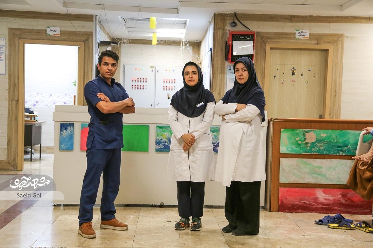 پرستارانی که روزهای سخت را صبورانه تحمل میکنند پرستارانی که روزهای سخت را صبورانه تحمل میکنند