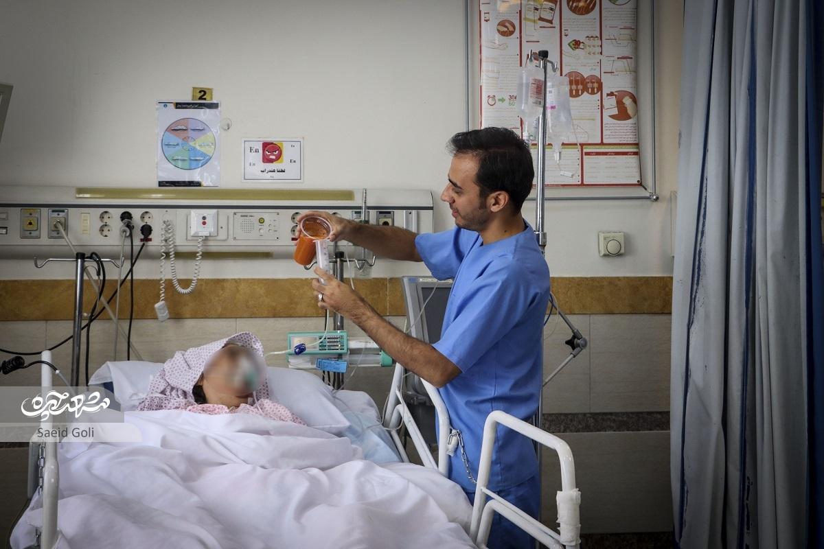 پرستارانی که روزهای سخت را صبورانه تحمل میکنند پرستارانی که روزهای سخت را صبورانه تحمل میکنند