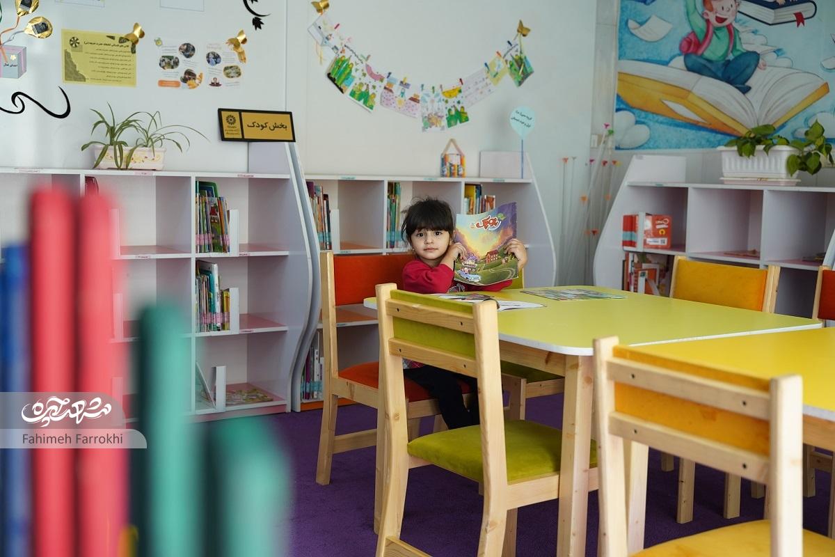 خانواده رضایی ۲ طبقه از منزلشان را برای احداث کتابخانه اهدا کرده‌اند