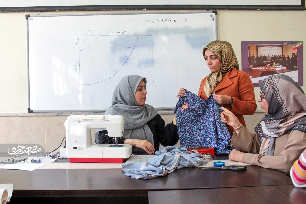 مریم ذبیحی خیاطی را از صفر شروع کرد اما حالا از بهترینهای این حرفه است مریم ذبیحی خیاطی را از صفر شروع کرد اما حالا از بهترینهای این حرفه است