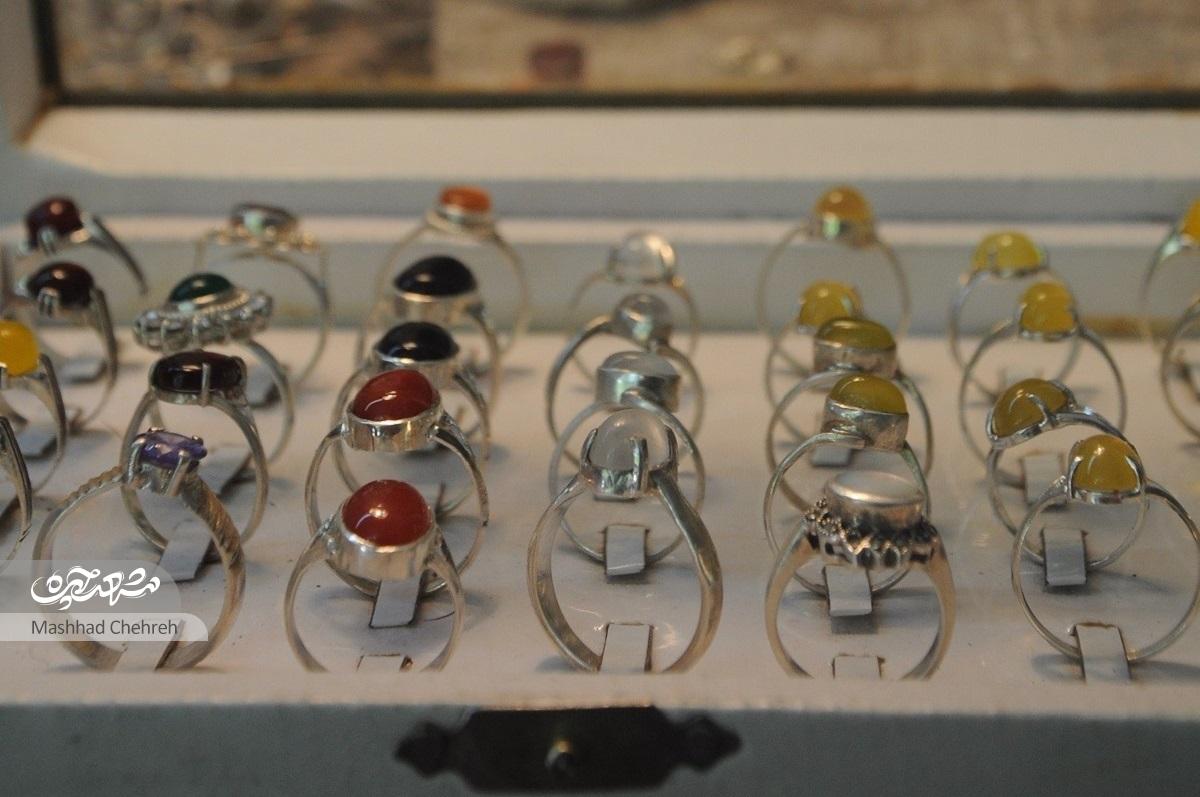 موسی داوودی برای انگشترسازی از روستا به مشهد آمد موسی داوودی برای انگشترسازی از روستا به مشهد آمد