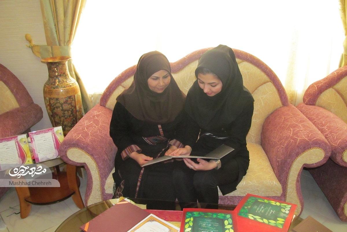 سحر شفیعی از ۱۰ سالگی پا به صحنه تئاتر گذاشته است سحر شفیعی از ۱۰ سالگی پا به صحنه تئاتر گذاشته است