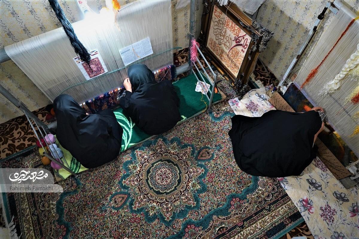 هم‌نشینی رنگ‌ها در کارگاه کوچک مریم بلوایه