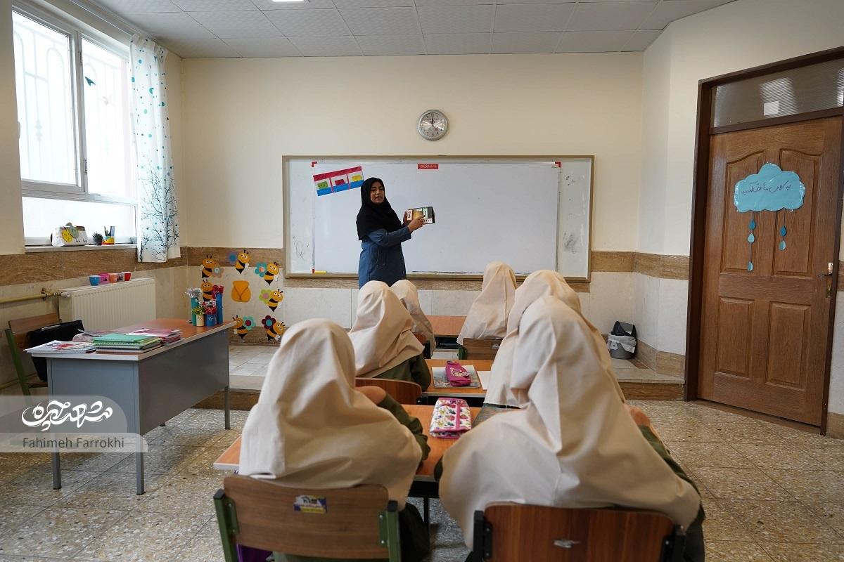 دانشآموزان دبستان استثنایی کوی سلمان برای زندگی در اجتماع آماده میشوند دانشآموزان دبستان استثنایی کوی سلمان برای زندگی در اجتماع آماده میشوند
