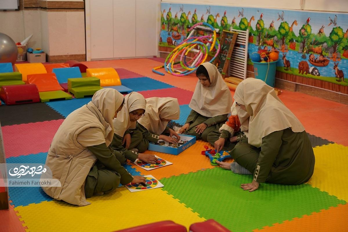 دانشآموزان دبستان استثنایی کوی سلمان برای زندگی در اجتماع آماده میشوند دانشآموزان دبستان استثنایی کوی سلمان برای زندگی در اجتماع آماده میشوند