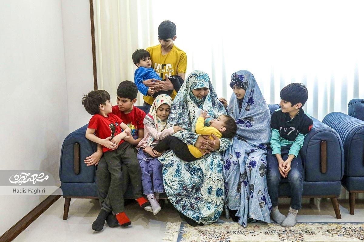 بانوی مشهدی در چهل سالگی هشت فرزند دارد