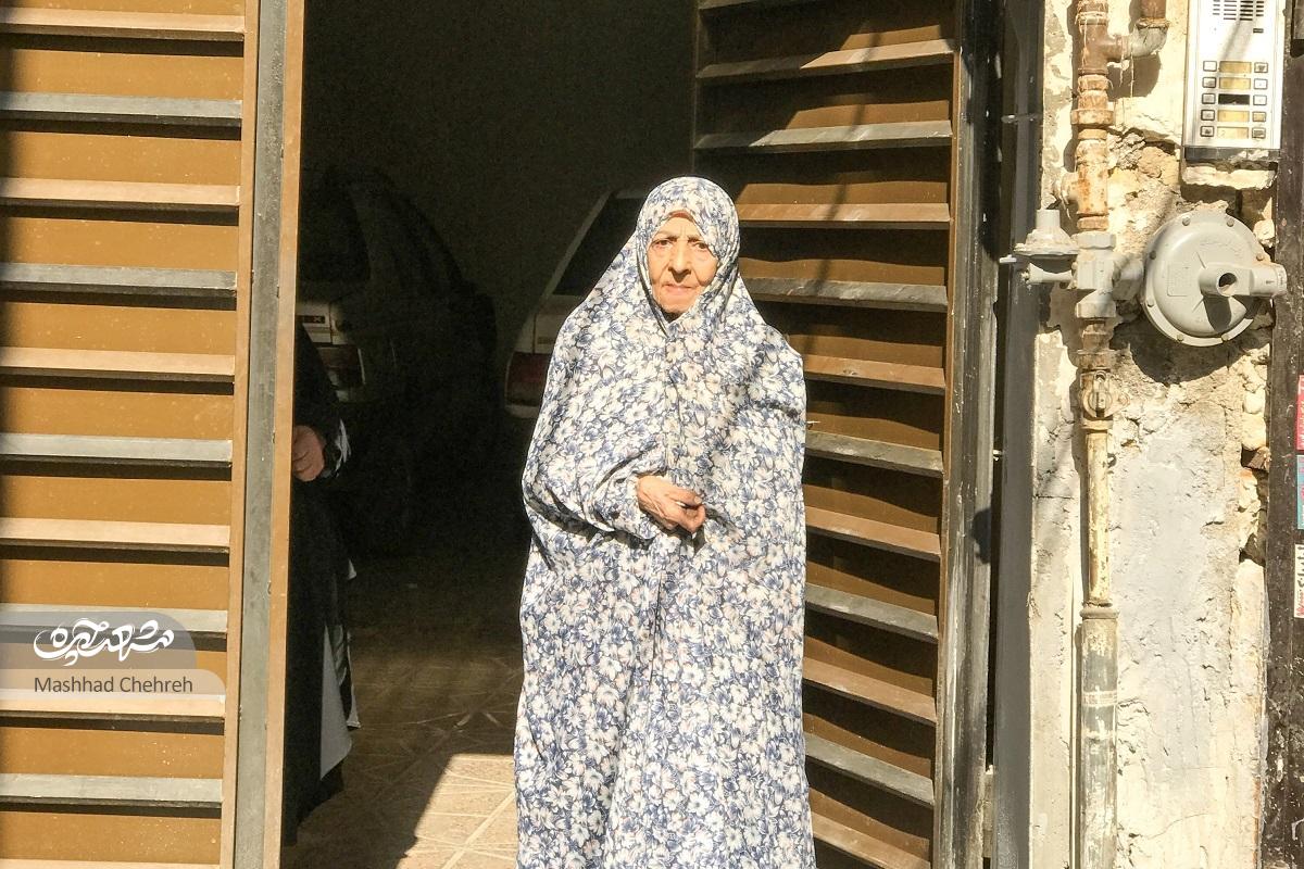 طاهره محمدزادهاصلی از اولین ساکنان محله رسالت،خاطرات قدیم را برایمان ورق زدخرید لبنیات و نان از قصابی حاج اصغر طاهره محمدزادهاصلی از اولین ساکنان محله رسالت،خاطرات قدیم را برایمان ورق زدخرید لبنیات و نان از قصابی حاج اصغر