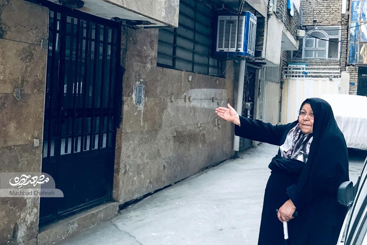 طاهره محمدزادهاصلی از اولین ساکنان محله رسالت،خاطرات قدیم را برایمان ورق زدخرید لبنیات و نان از قصابی حاج اصغر طاهره محمدزادهاصلی از اولین ساکنان محله رسالت،خاطرات قدیم را برایمان ورق زدخرید لبنیات و نان از قصابی حاج اصغر