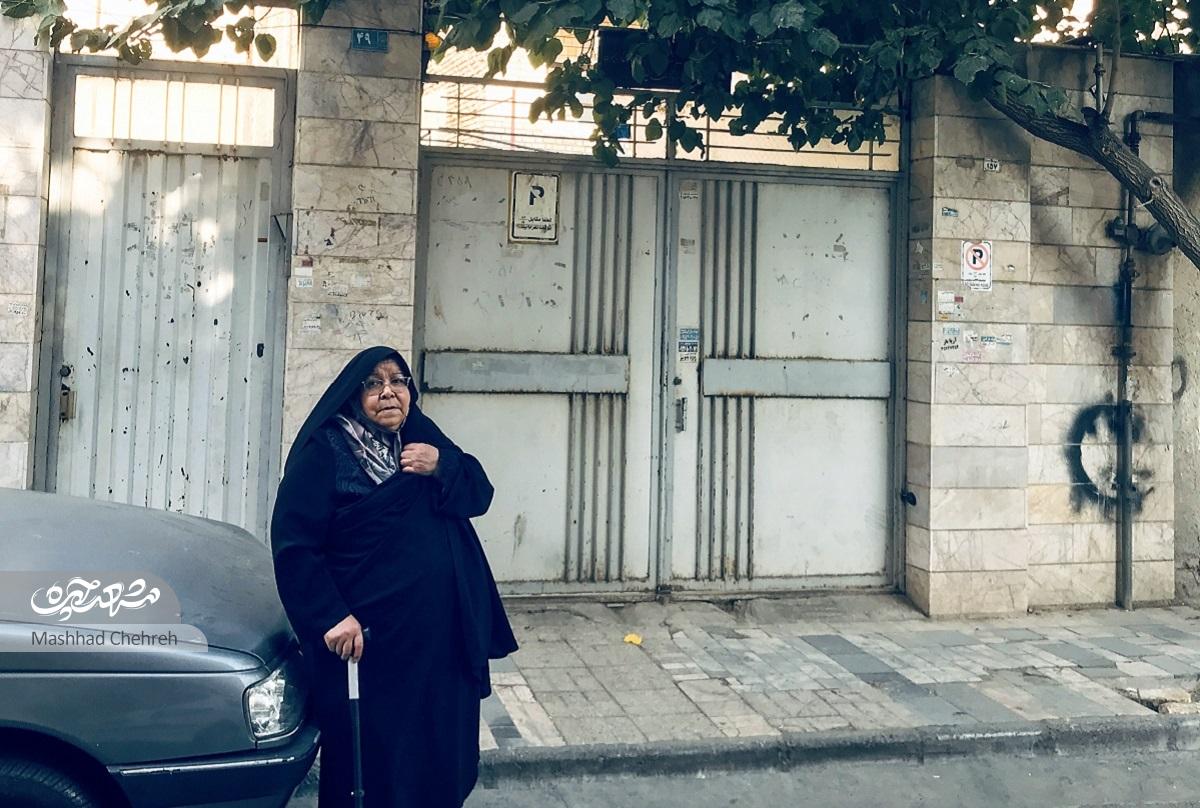 طاهره محمدزادهاصلی از اولین ساکنان محله رسالت،خاطرات قدیم را برایمان ورق زدخرید لبنیات و نان از قصابی حاج اصغر طاهره محمدزادهاصلی از اولین ساکنان محله رسالت،خاطرات قدیم را برایمان ورق زدخرید لبنیات و نان از قصابی حاج اصغر