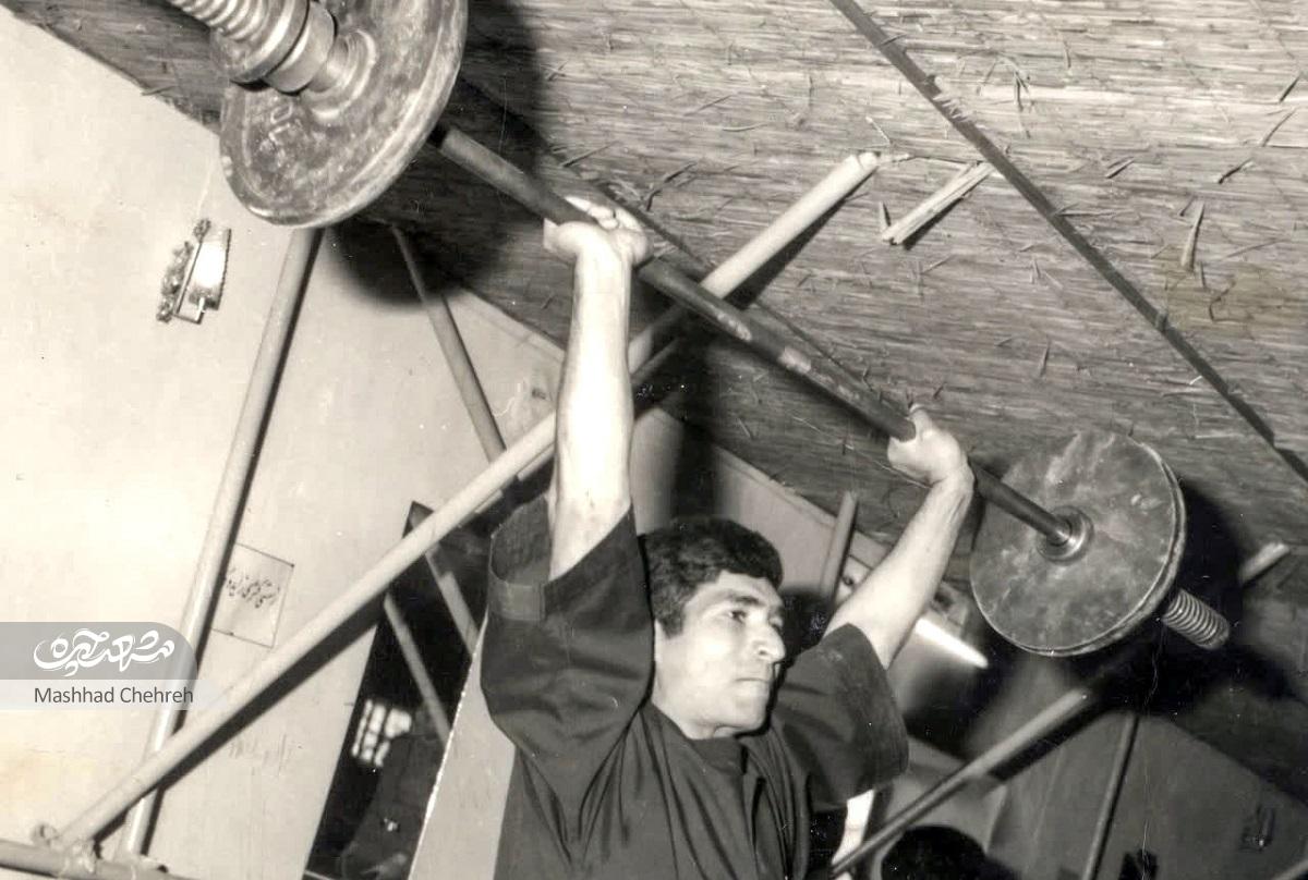 نسرین ساعدی به عشق پدرشهیدش شاعر شد نسرین ساعدی به عشق پدرشهیدش شاعر شد