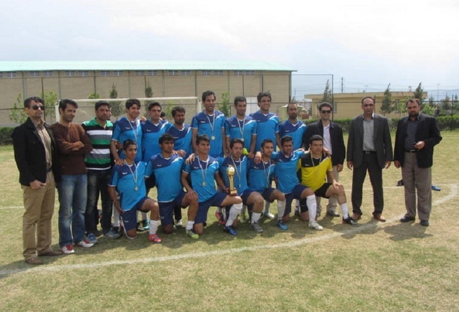 از زمین خاکی محل تا مدرک بینالمللی مربی گری فوتبال از زمین خاکی محل تا مدرک بینالمللی مربی گری فوتبال