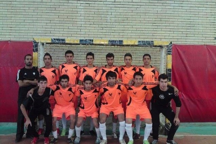 از زمین خاکی محل تا مدرک بینالمللی مربی گری فوتبال از زمین خاکی محل تا مدرک بینالمللی مربی گری فوتبال