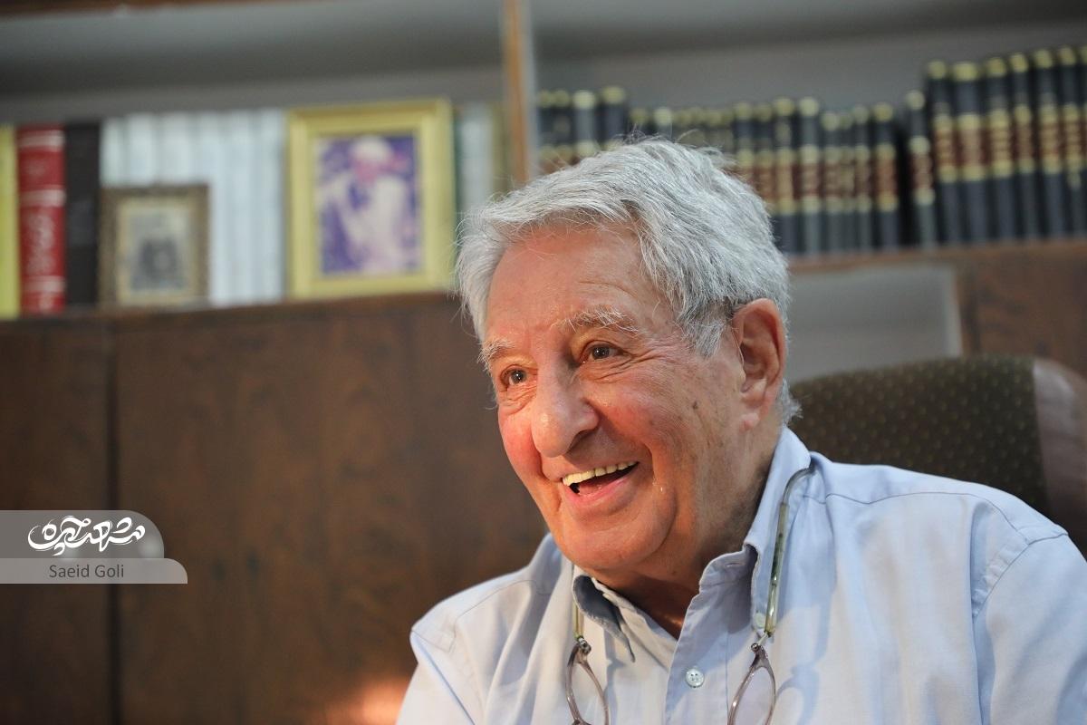 خاطرات زنده قدیمیترین پزشک شهر و اولین رئیس بیمارستان قائم(عج) مشهد خاطرات زنده قدیمیترین پزشک شهر و اولین رئیس بیمارستان قائم(عج) مشهد