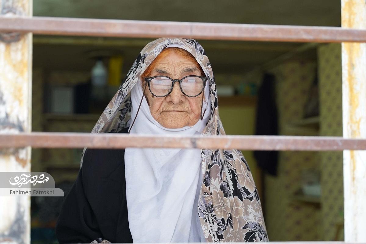 دلتنگیهای «ننه حسن» برای فرزند شهیدش «حسن قائمی» دلتنگیهای «ننه حسن» برای فرزند شهیدش «حسن قائمی»