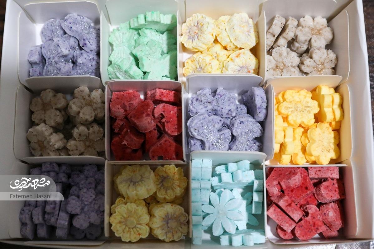 رزیتا پُراتعلی، پای بانوان محله انقلاب را به دنیای هنر باز کرده است رزیتا پُراتعلی، پای بانوان محله انقلاب را به دنیای هنر باز کرده است