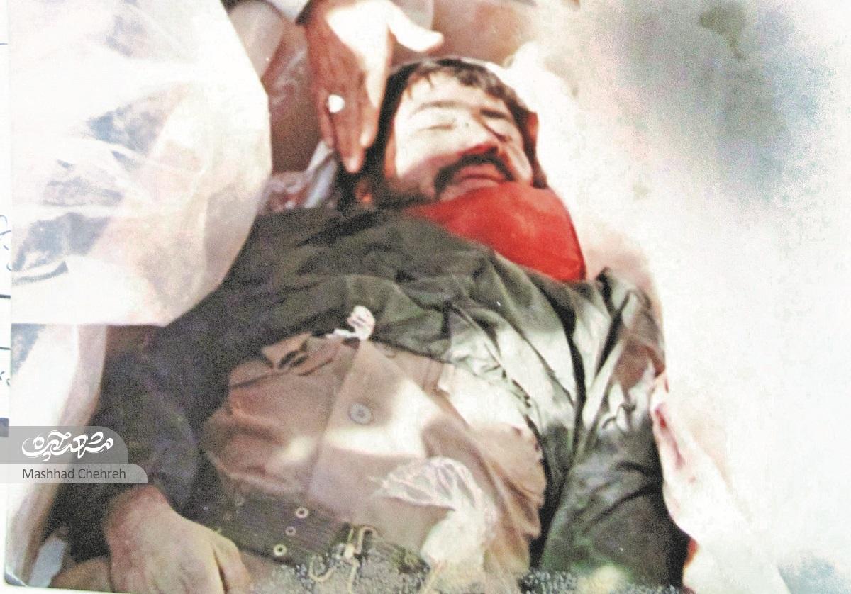 یک آلبوم عکس و ساکی دستی تنها داشته‌های مادران شهیدان مرتضوی است