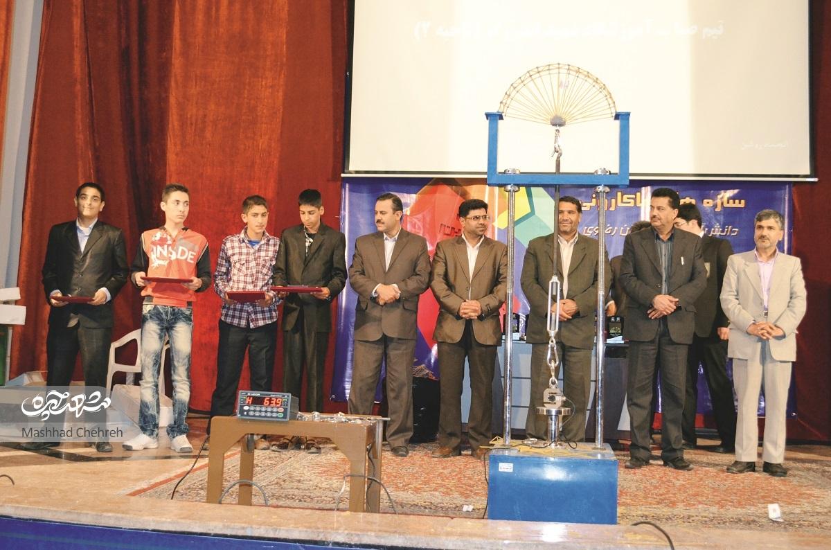 دانش‌آموزان خلّاق تیم صبا ماکارونی را به سازه مهندسی تبدیل کردند