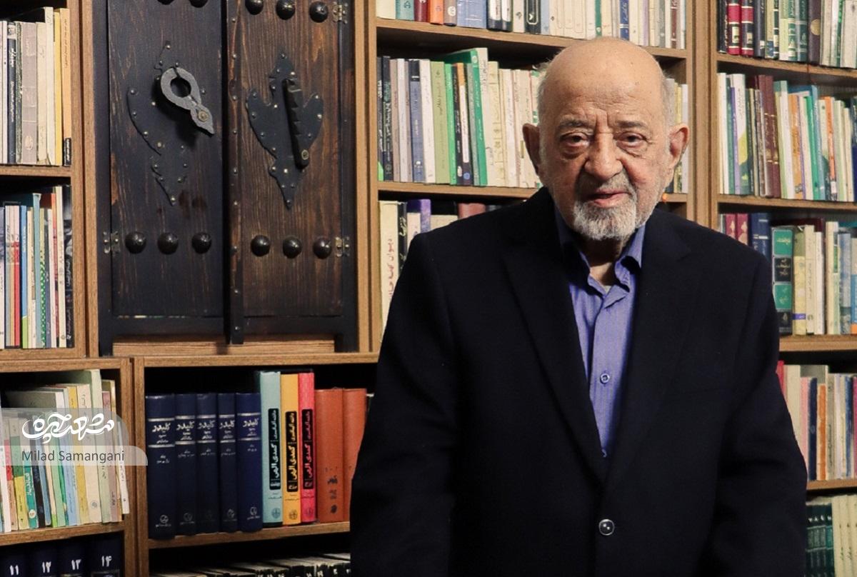 یک پای گردشگری مشهد، ادیب است یک پای گردشگری مشهد، ادیب است