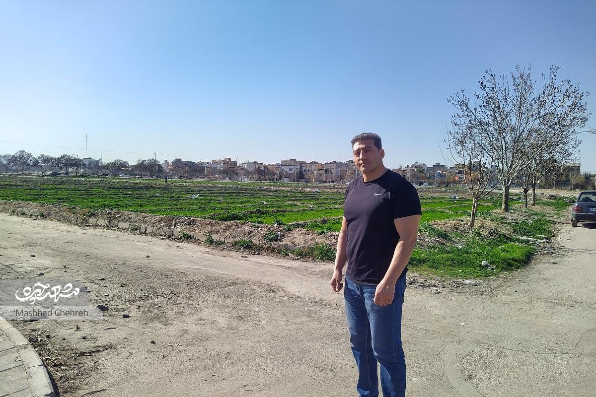 نوجوانی مصطفی هروی لابهلای ساختمانهای محله نیزه جا مانده است نوجوانی مصطفی هروی لابهلای ساختمانهای محله نیزه جا مانده است