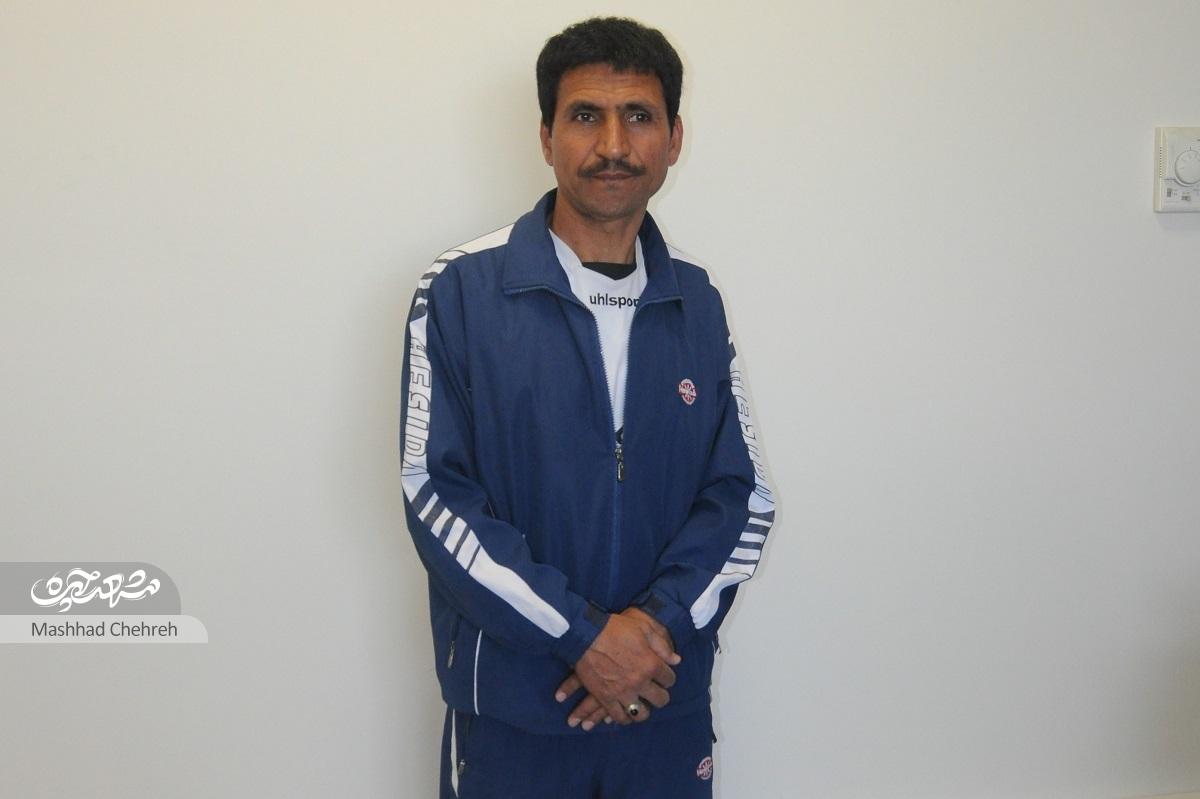 آقا بیوک همه فن حریف فوتبال مشهد است! آقا بیوک همه فن حریف فوتبال مشهد است!