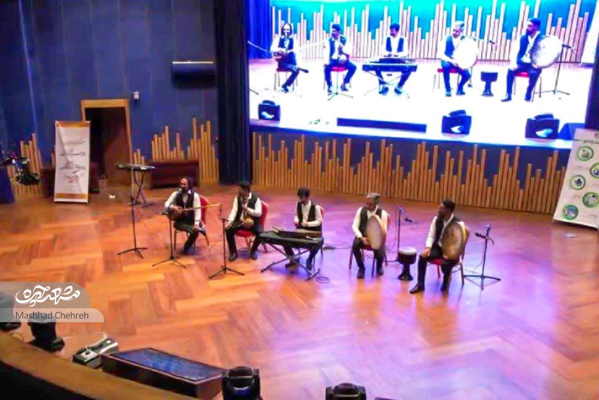 گروه موسیقی محلی «دل‌شیدا» ۳۳ سال است برای حال‌خوب مردم می‌نوازد