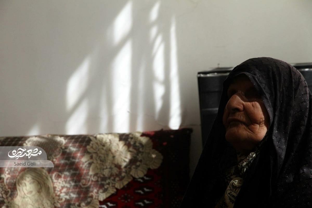«خاله شهربانو» نابینایی که دست به عصا نیست