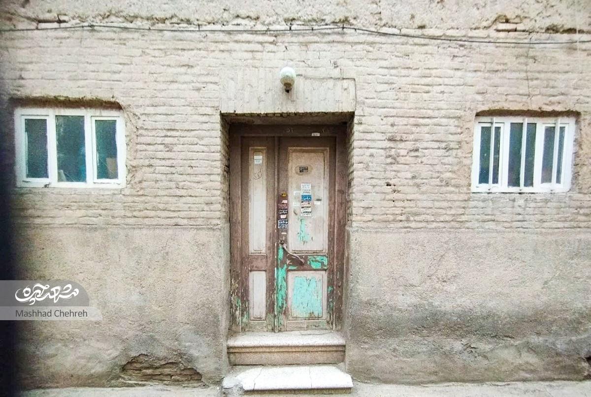 ساکنان کوچه «مسجد دوازدهامامیها» سالی یکبار حرم را گلباران میکنند ساکنان کوچه «مسجد دوازدهامامیها» سالی یکبار حرم را گلباران میکنند