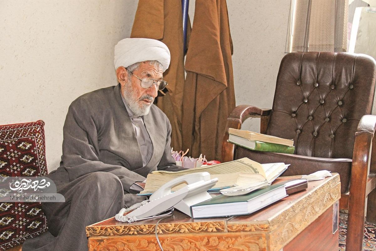 حجت الاسلام ایزدی؛ موسس و مدیر حوزه علمیه ولیعصرکرمانیها است حجت الاسلام ایزدی؛ موسس و مدیر حوزه علمیه ولیعصرکرمانیها است