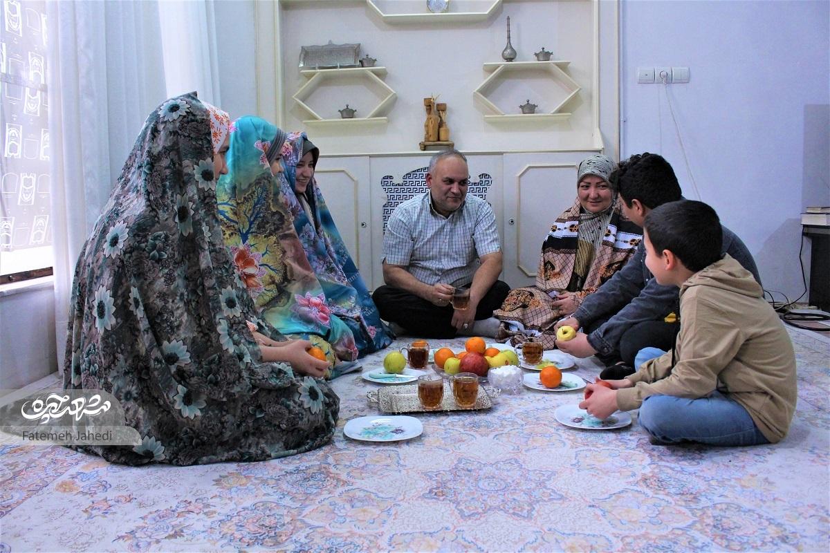 علی خاورداد، پدر ۳ دختر، سرپرستی ۲ پسر را نیز پذیرفته است