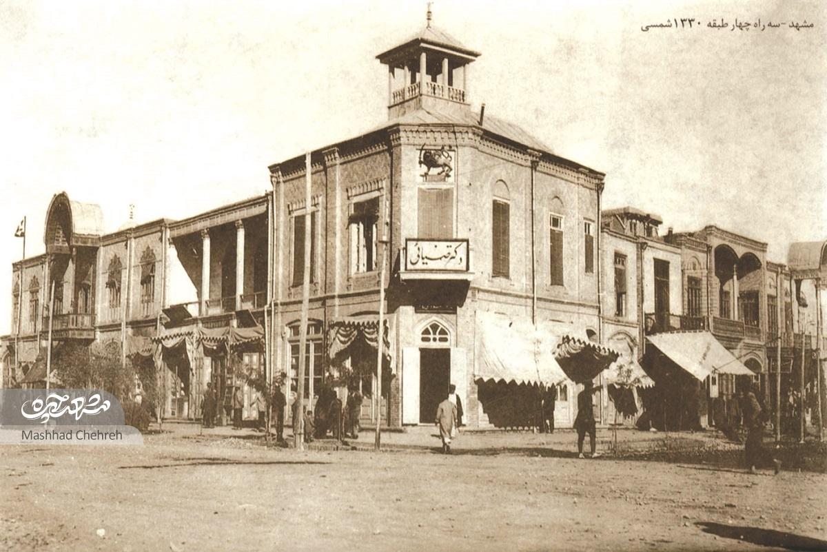 مصطفی سزاوار قدیمی‌ترین عکاس میدان ده دی است