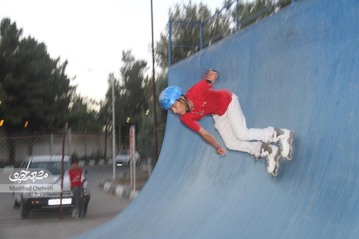 حسام رضایی تنها پیست اسکیت استاندارد شرق کشور را ساخته است