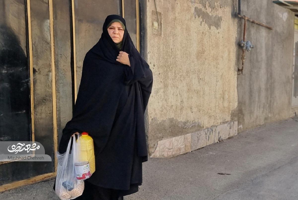 ‌صدیقه رضایی که سال‌ها پیش از یک بحران مالی خانوادگی کمر راست کرد حالا دستگیر نیازمندان محله است
