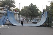 حسام رضایی تنها پیست اسکیت استاندارد شرق کشور را ساخته است