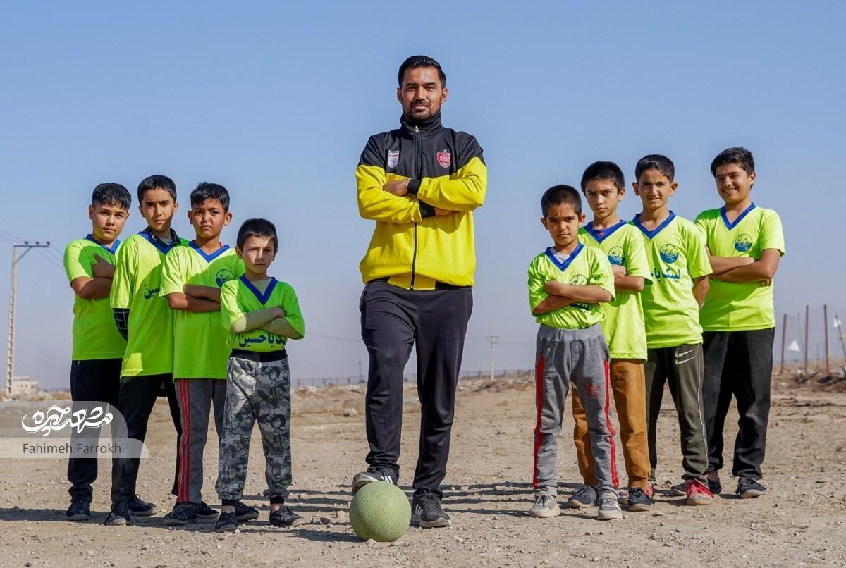 مربی نیکوکار، بدون دریافت هزینه فوتبالیست تربیت می‌کند