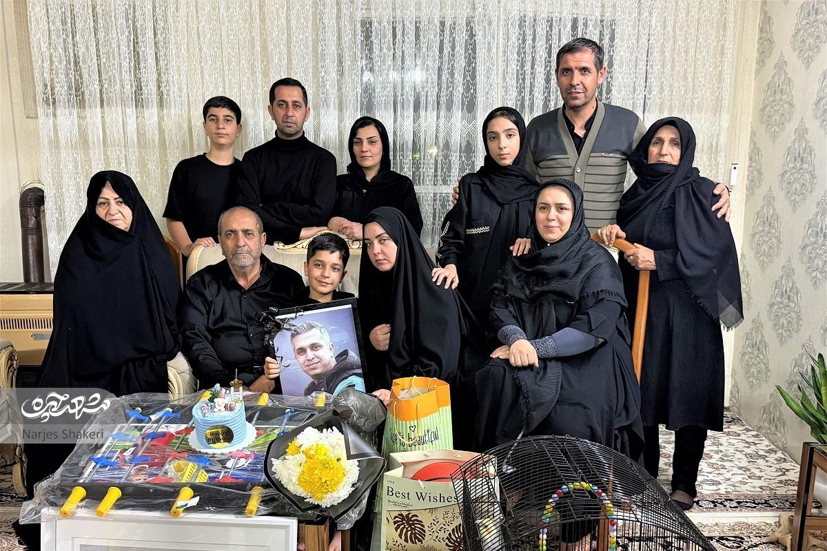 حسین غلامی در حوادث تروریستی اخیر به شهادت رسید حسین غلامی در حوادث تروریستی اخیر به شهادت رسید