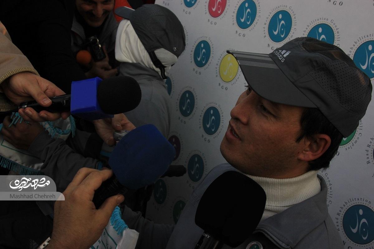 عبدی فاتح صعود از ۱۸۶۶پله برج میلاد با دست عبدی فاتح صعود از ۱۸۶۶پله برج میلاد با دست