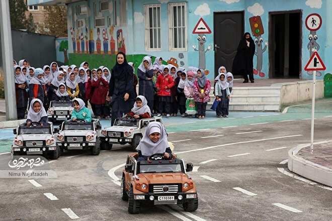 آموزش قوانین رانندگی به دانش‌آموزان در فرهنگسرای ترافیک