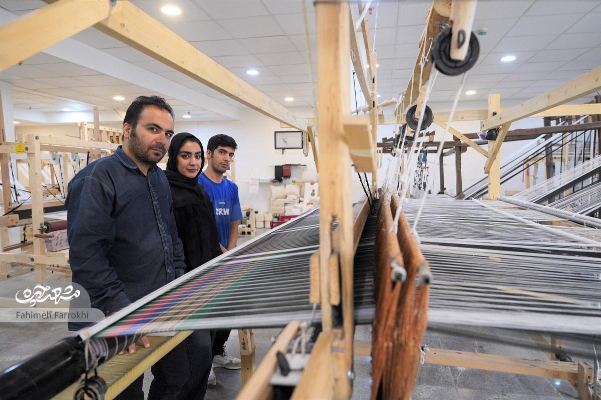 کارگاه حسین احمدی؛ فضایی برای بافتن امید و اشتغال