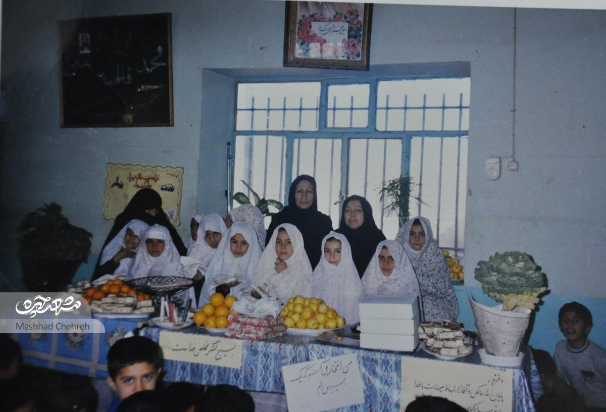 مدرسه شرافت از سال ۴۰ بچه‌های قلعه وکیل آباد را باسوار می‌کند